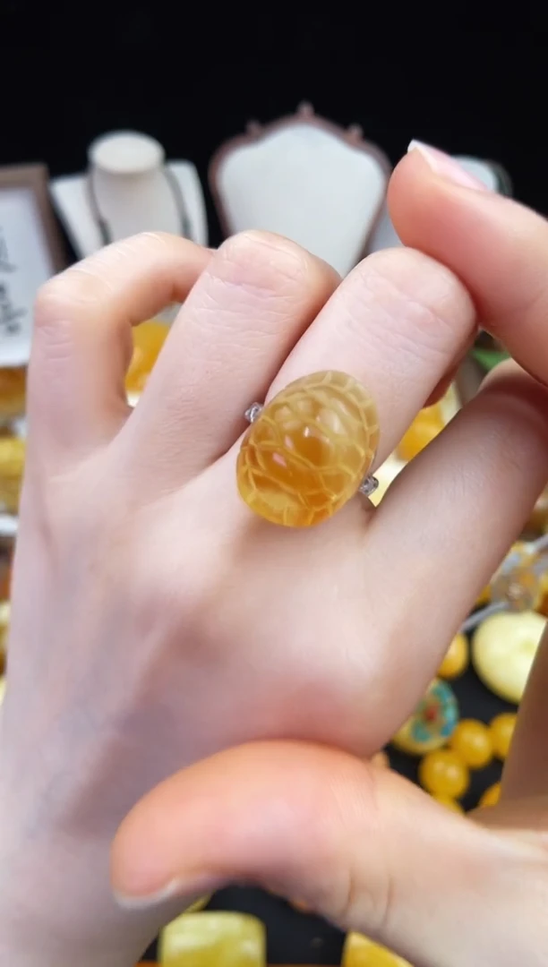 琥珀未镶嵌珠宝奇石柒月