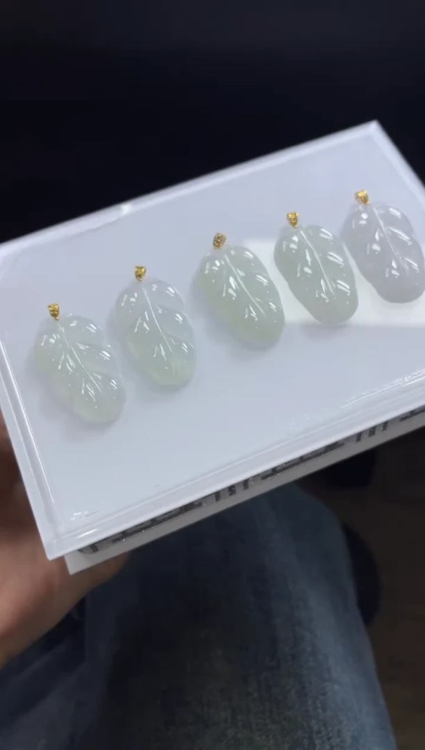 【闪购商品】翡翠颈饰18K金镶嵌K392多样性发一件/配绳子