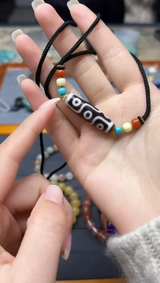 玛瑙/玉髓（覆膜）颈饰未镶嵌玛瑙桶珠吊坠YX