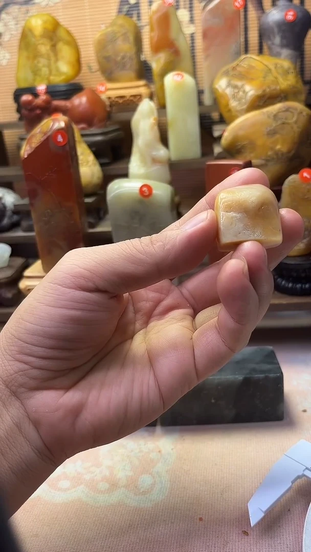 寿山石印石n**l寿山石田料溪蛋