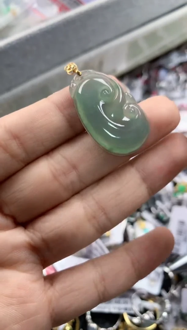 18K金镶嵌戒指翡翠555    9