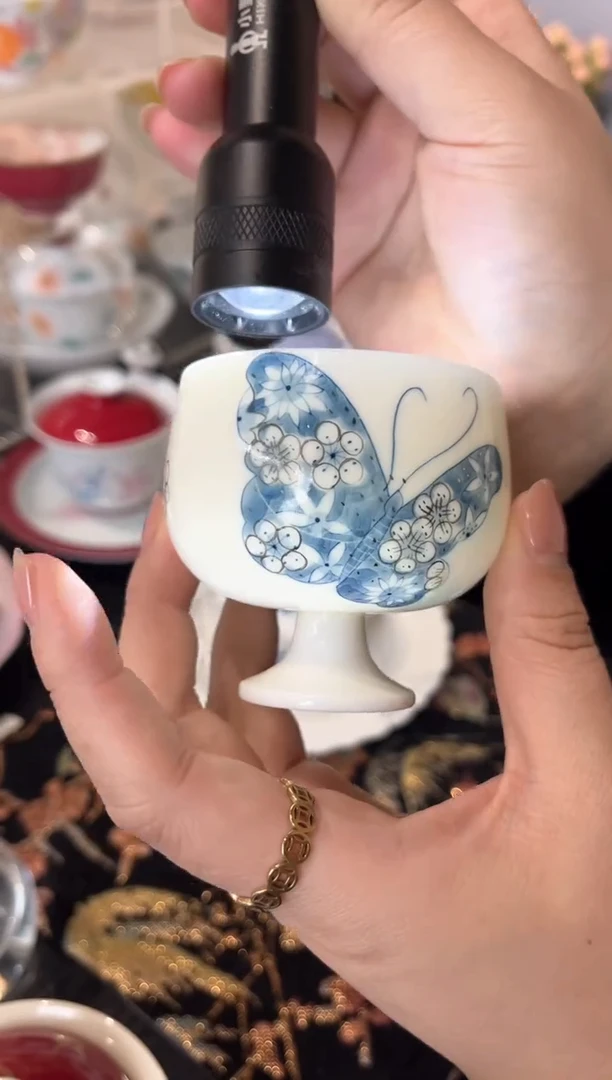 【闪购商品】蝶恋花青花蝴蝶.描银高足杯