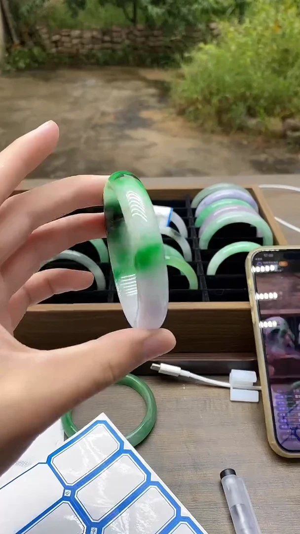 未镶嵌手镯翡翠b04