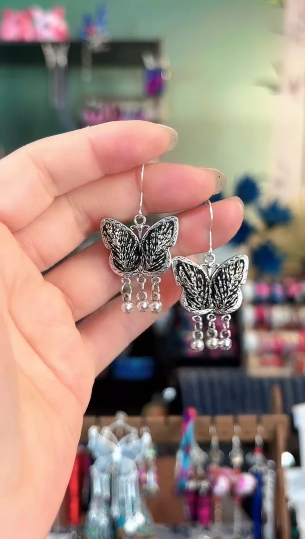 彩云南阁非遗老绣饰品564