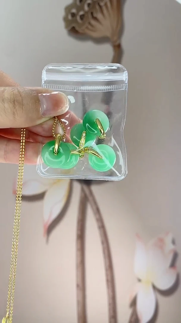 【闪购商品】翡翠吊坠(赠链)未镶嵌多样性小扣子X33