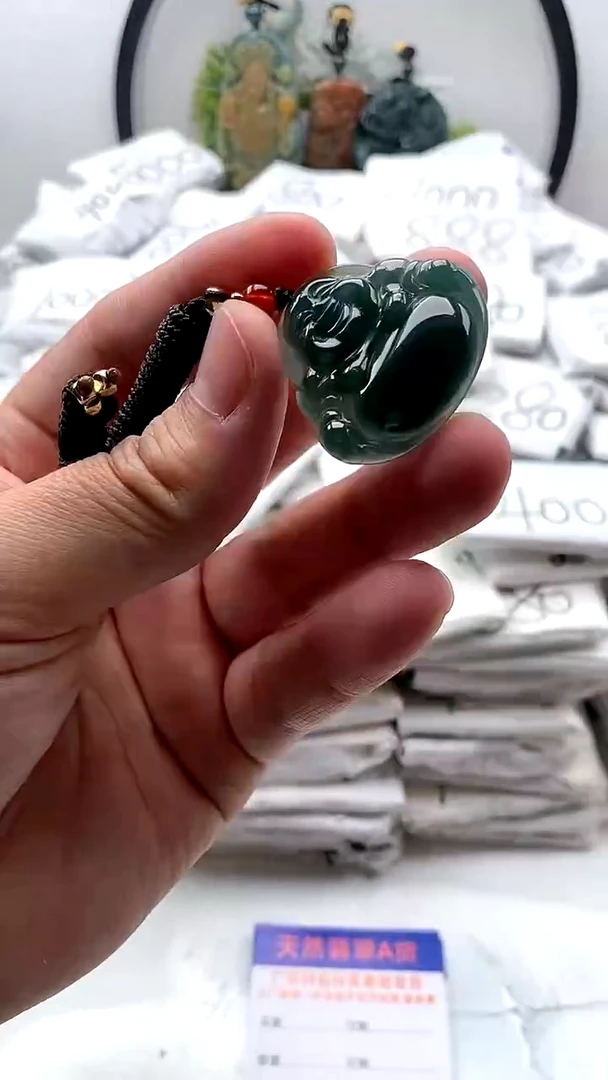 【闪购商品】翡翠颈饰未镶嵌佛公【品质一般介意慎拍】