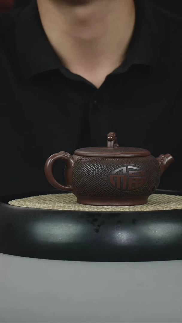 茶壶紫砂红皮龙 玉兔呈祥 刻绘