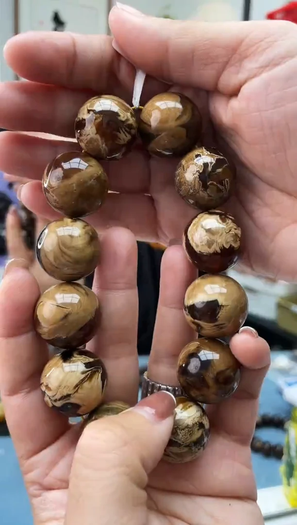 未镶嵌琥珀珠宝奇石063 21