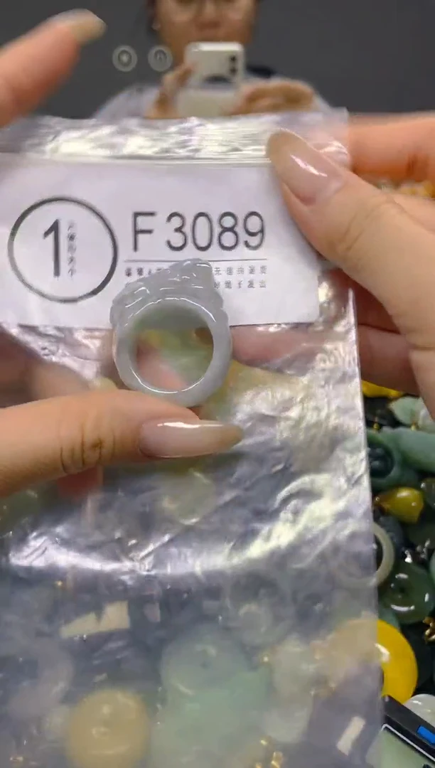 颈饰未镶嵌翡翠19.7MM/ K /翡翠A货，一件也是批发价