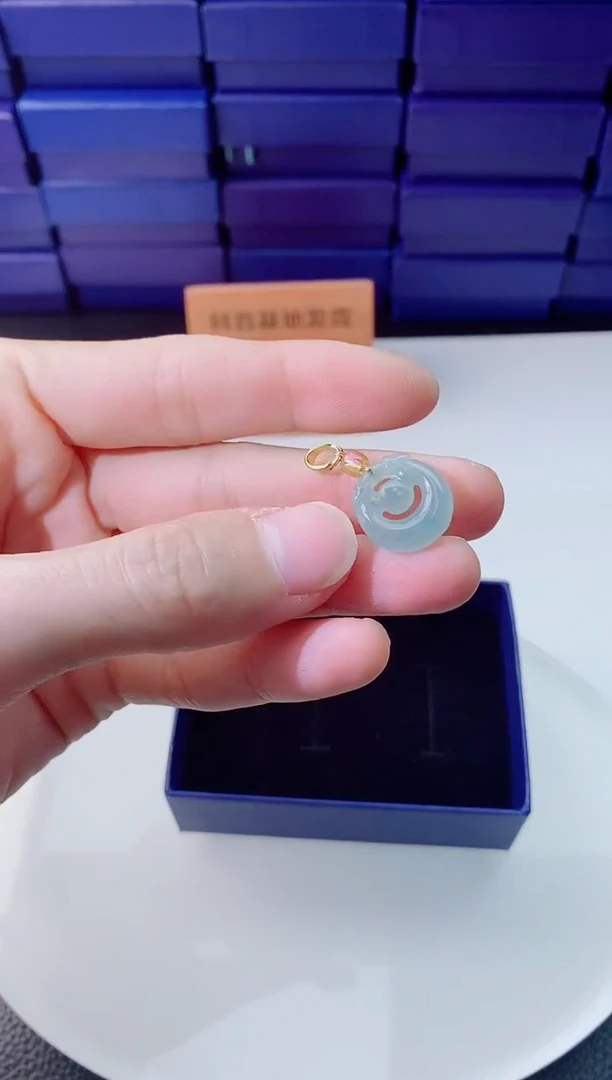 翡翠未镶嵌颈饰