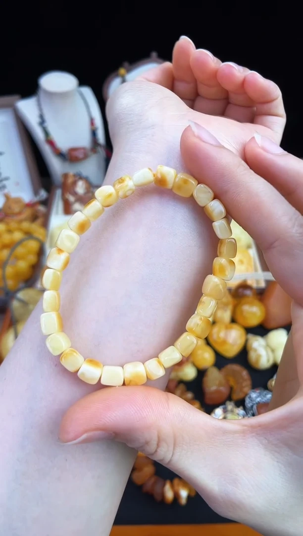 未镶嵌琥珀珠宝奇石柒月