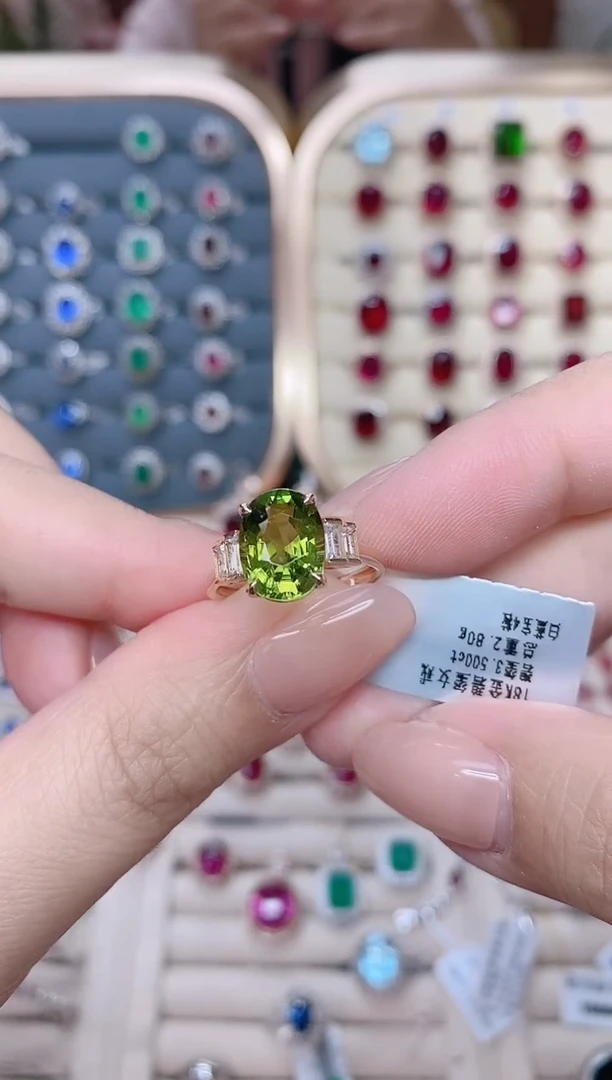 18K金镶嵌碧玺戒指碧玺3.5CT