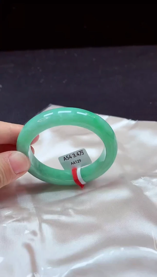 【闪购商品】翡翠手镯未镶嵌镯子54+