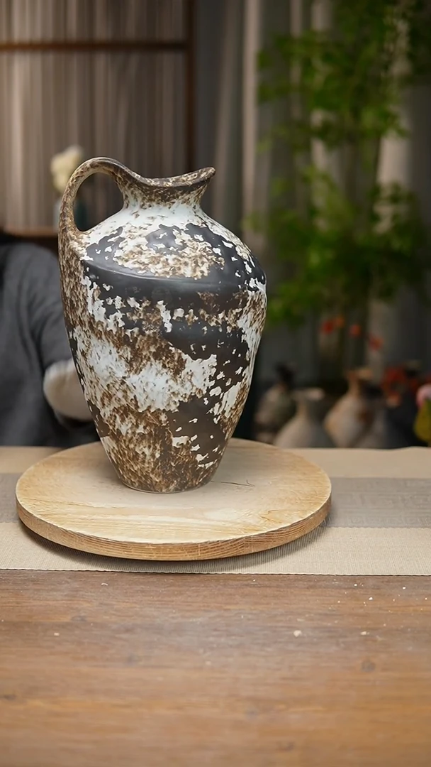 【闪购商品】陶瓷  花器诧寂黑奶壶