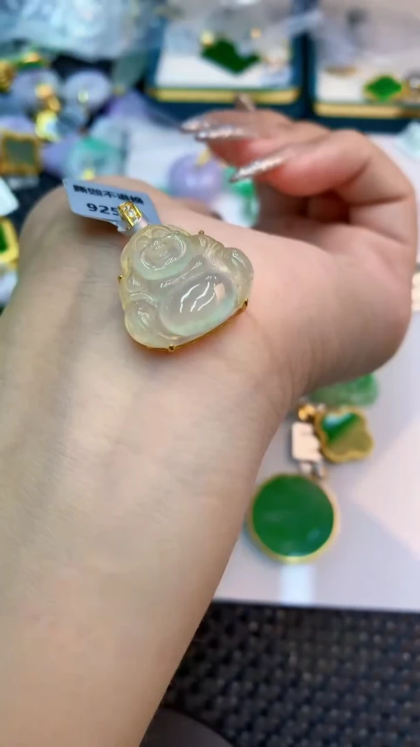 颈饰未镶嵌翡翠1