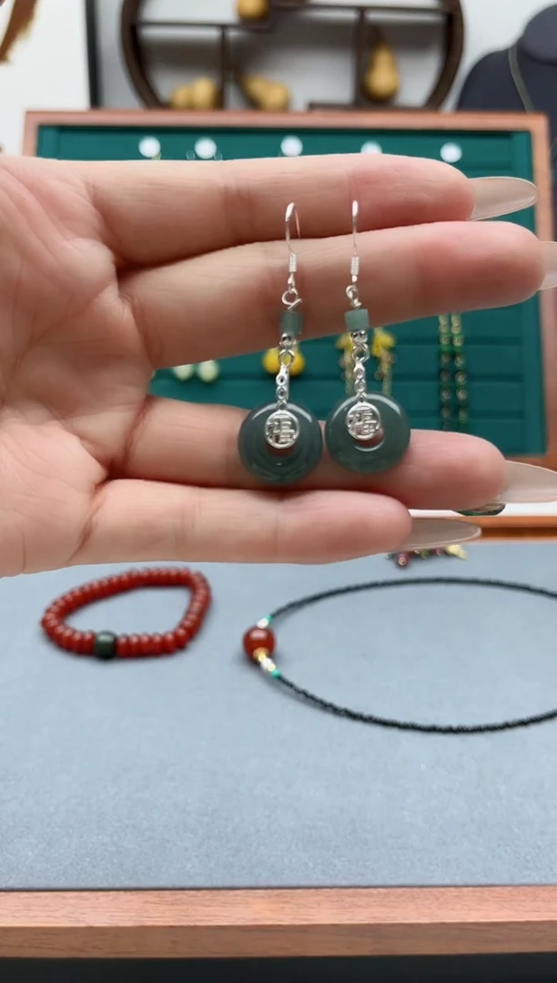 【闪购商品】翡翠耳饰银S925镶嵌6A平安扣