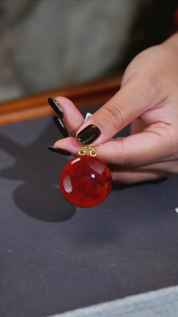 吊坠(不含链)18K金镶嵌南红玛瑙原矿D1-19