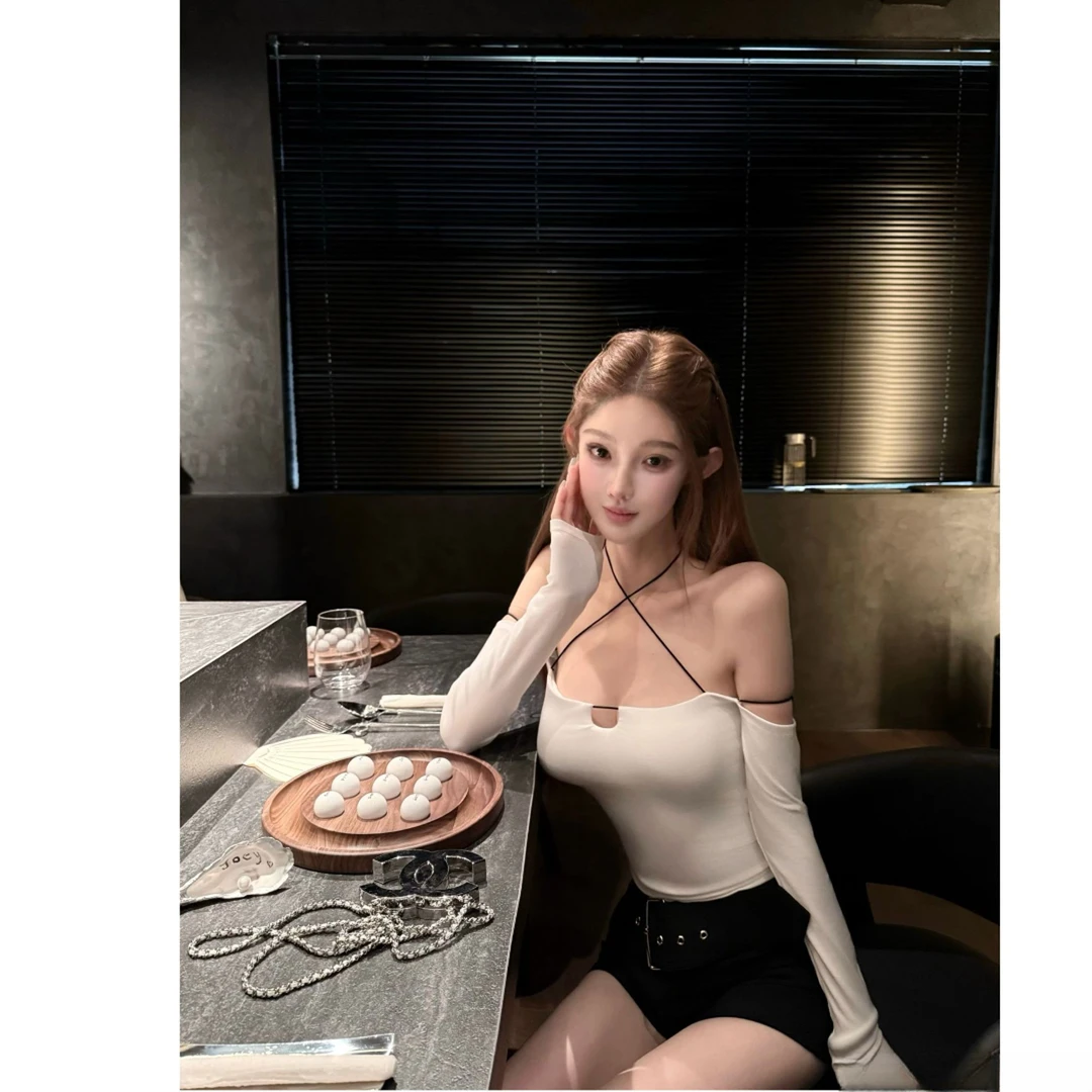 纯欲风辣妹一字领撞色打底衫长袖上衣配显瘦短裤2025秋季新款套装