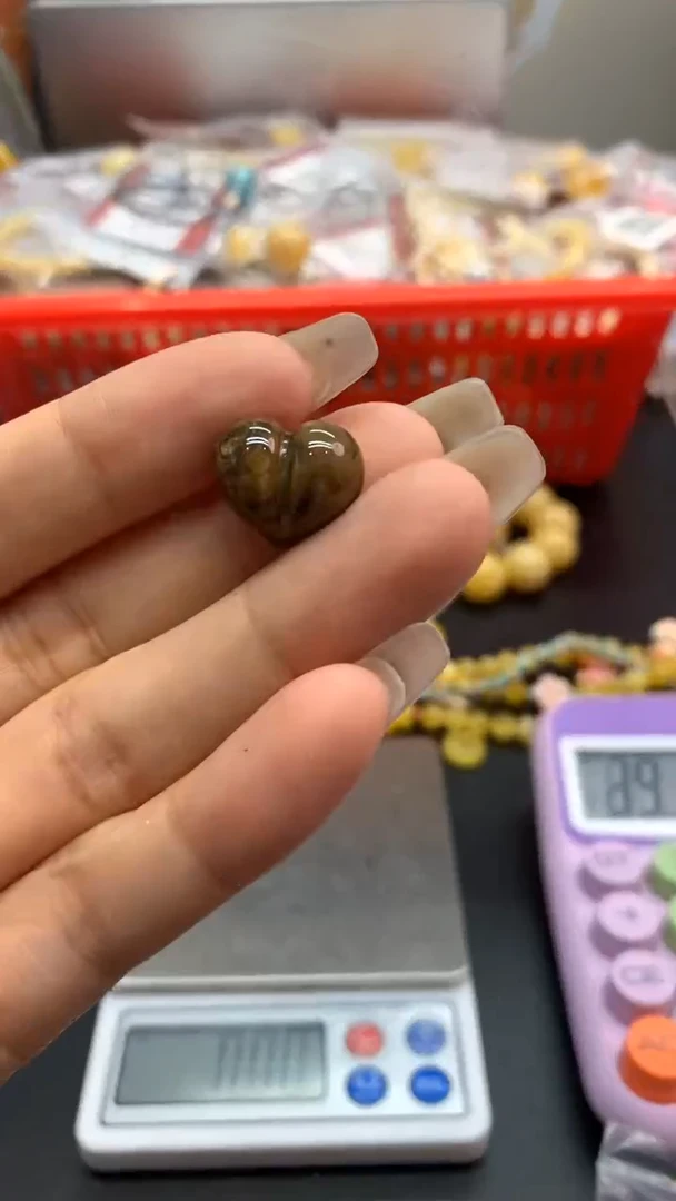 未镶嵌琥珀珠宝奇石1689