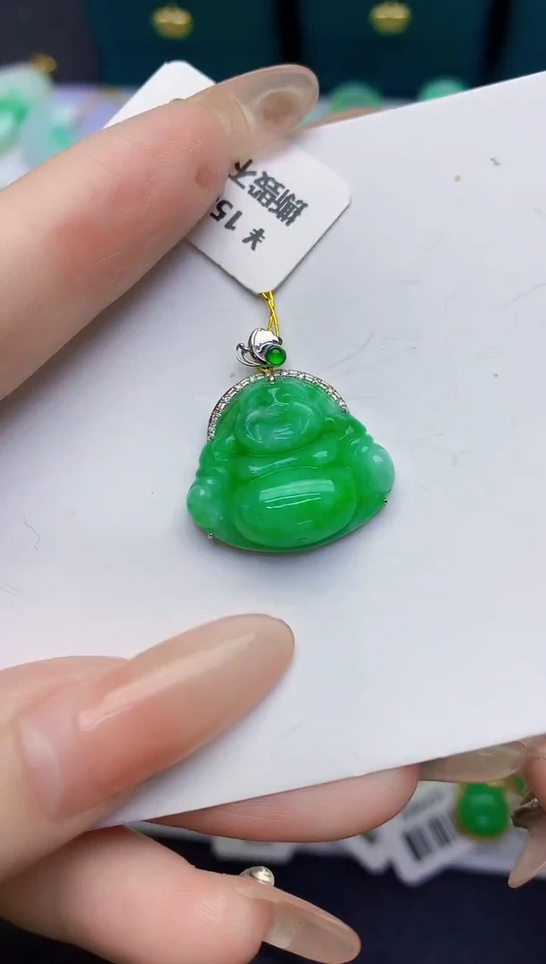 颈饰18K金镶嵌翡翠缅甸天然翡翠A货