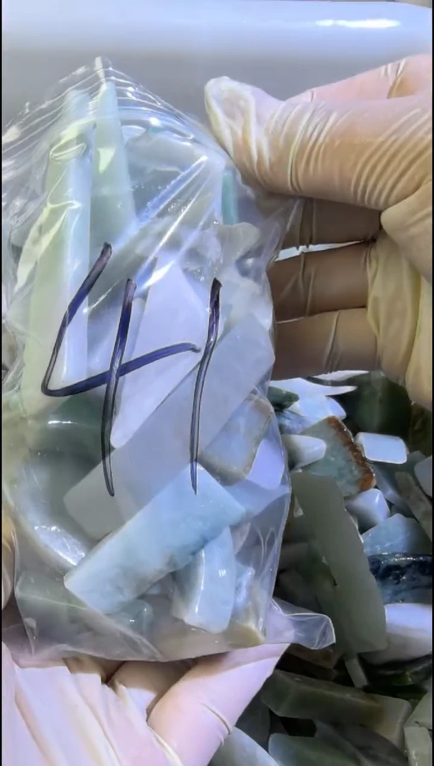 【闪购商品】翡翠颈饰未镶嵌天然翡翠边角大号500克41