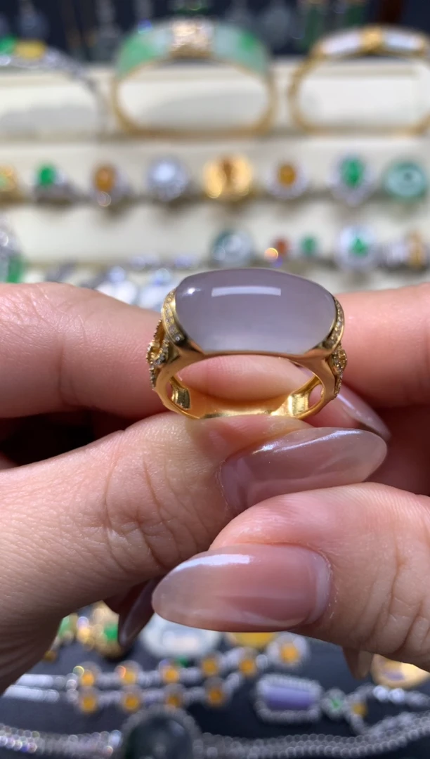 【闪购商品】翡翠颈饰18K金镶嵌戒指