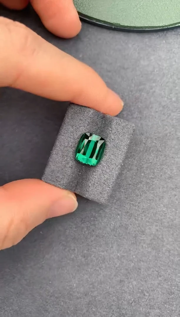 【闪购商品】碧玺裸石未镶嵌4.9ct绿碧玺