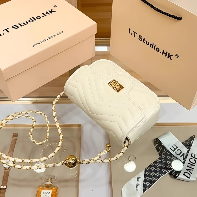 香港真皮斜挎包女款爆款2025新款夏季菱格链条包单肩斜挎出门小包