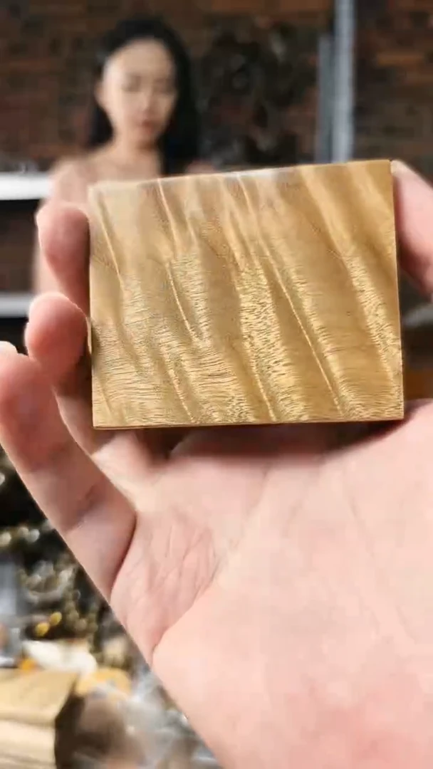 【闪购商品】金丝楠无事牌手把件