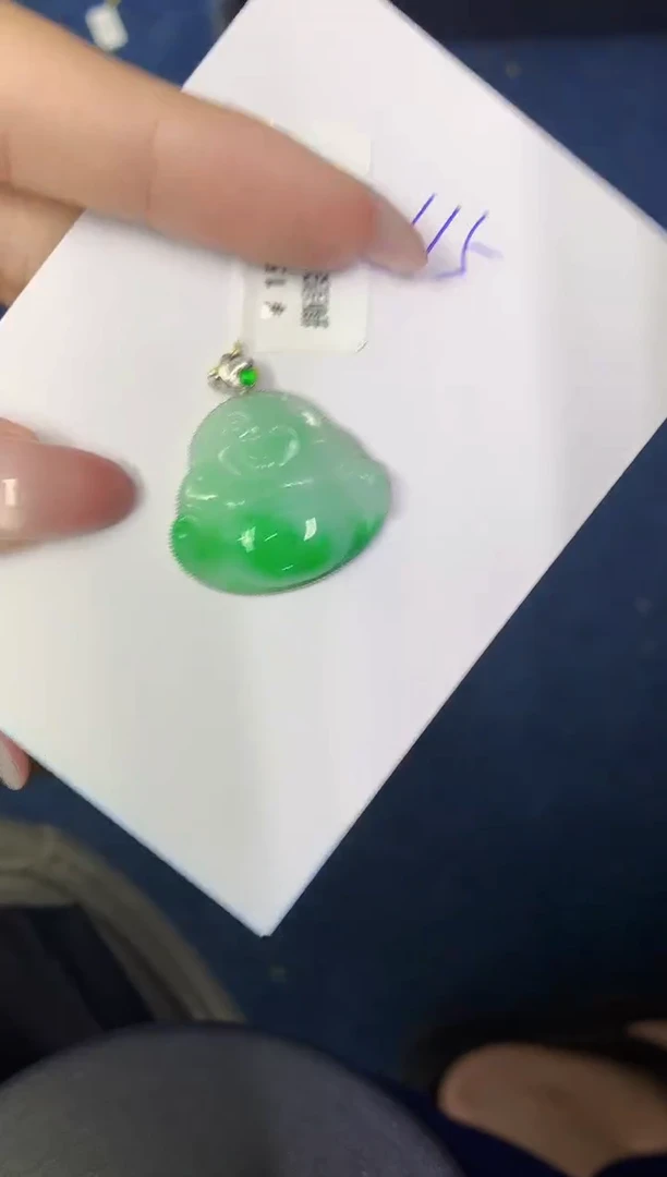 翡翠18K金镶嵌颈饰缅甸天然翡翠A货