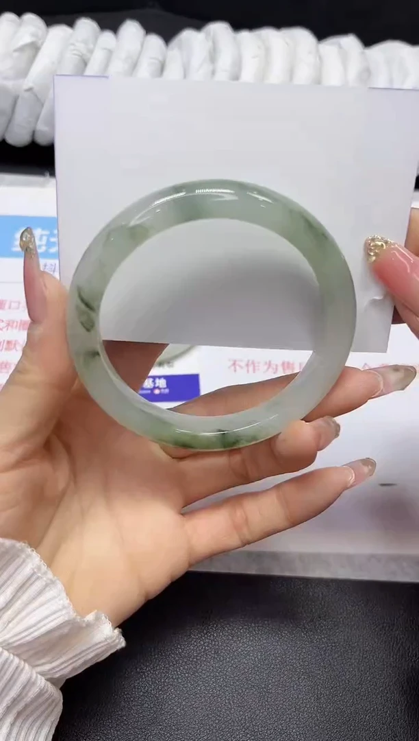 【闪购商品】石英质玉手镯未镶嵌153