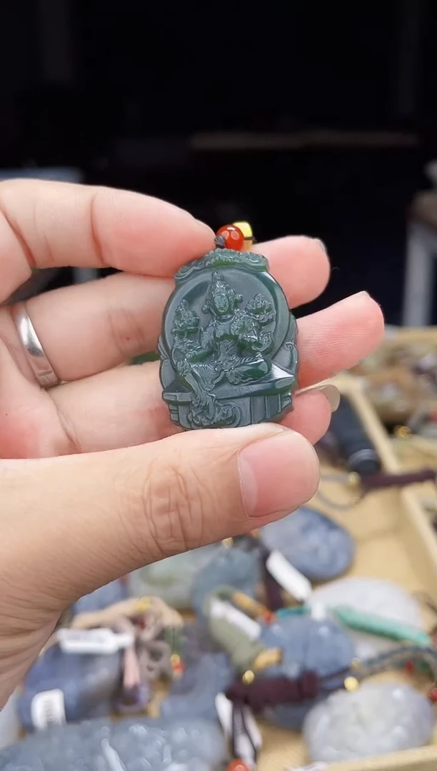 颈饰未镶嵌和田玉1