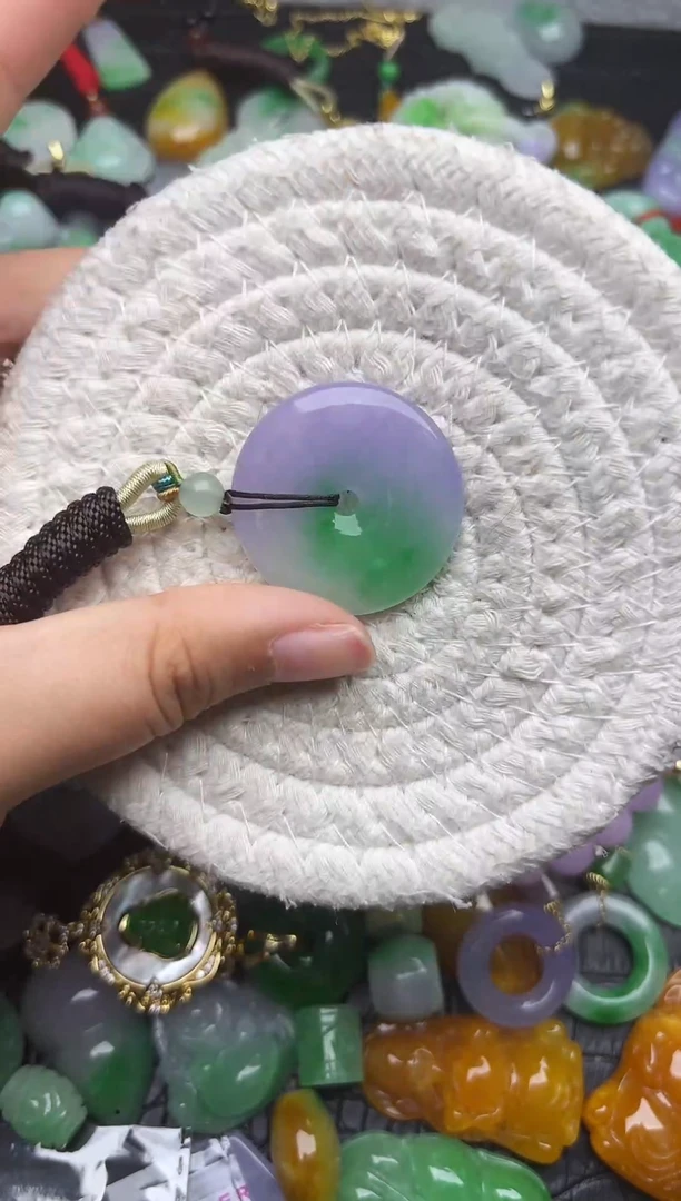 颈饰未镶嵌翡翠缅甸翡翠吊坠