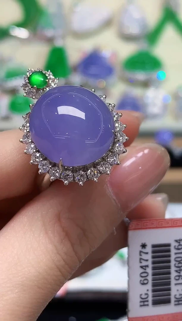 18K金镶嵌戒指翡翠W多样性发其一