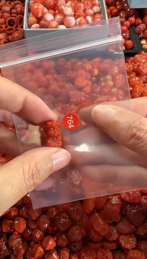 【闪购商品】南红玛瑙颈饰未镶嵌1