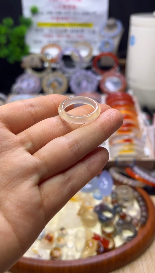 玛瑙/玉髓1未镶嵌不同角度不同光线色不同