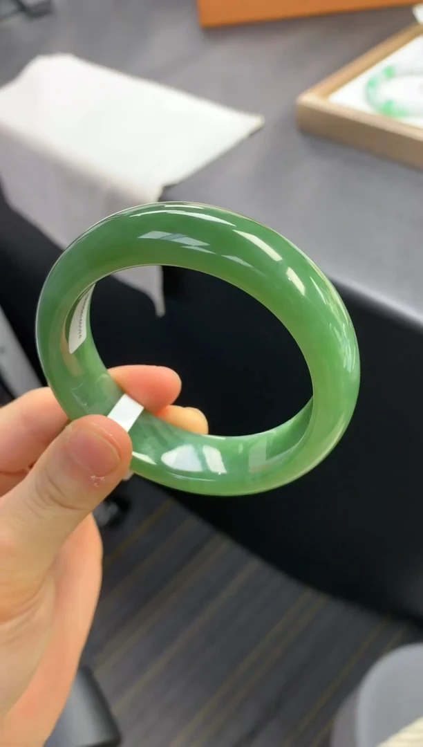 未镶嵌手镯和田玉退货需手镯吊牌标签完好 56.5正圈