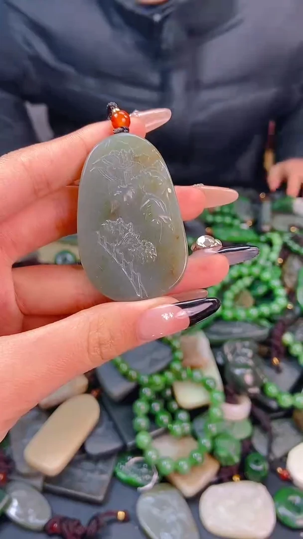 颈饰未镶嵌和田玉1