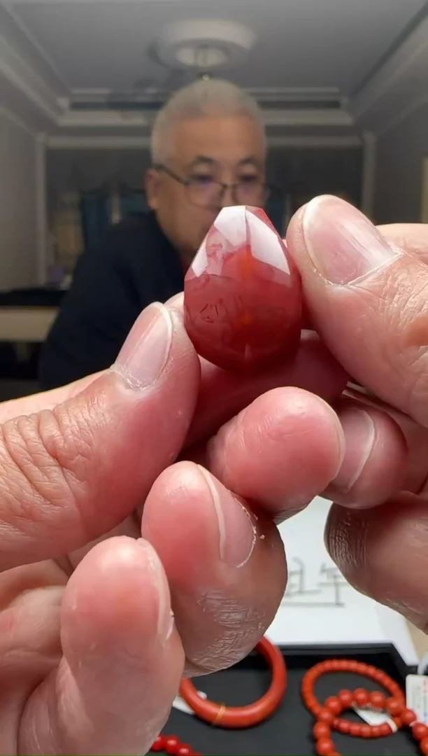 【闪购商品】南红玛瑙三通未镶嵌多样性发一件