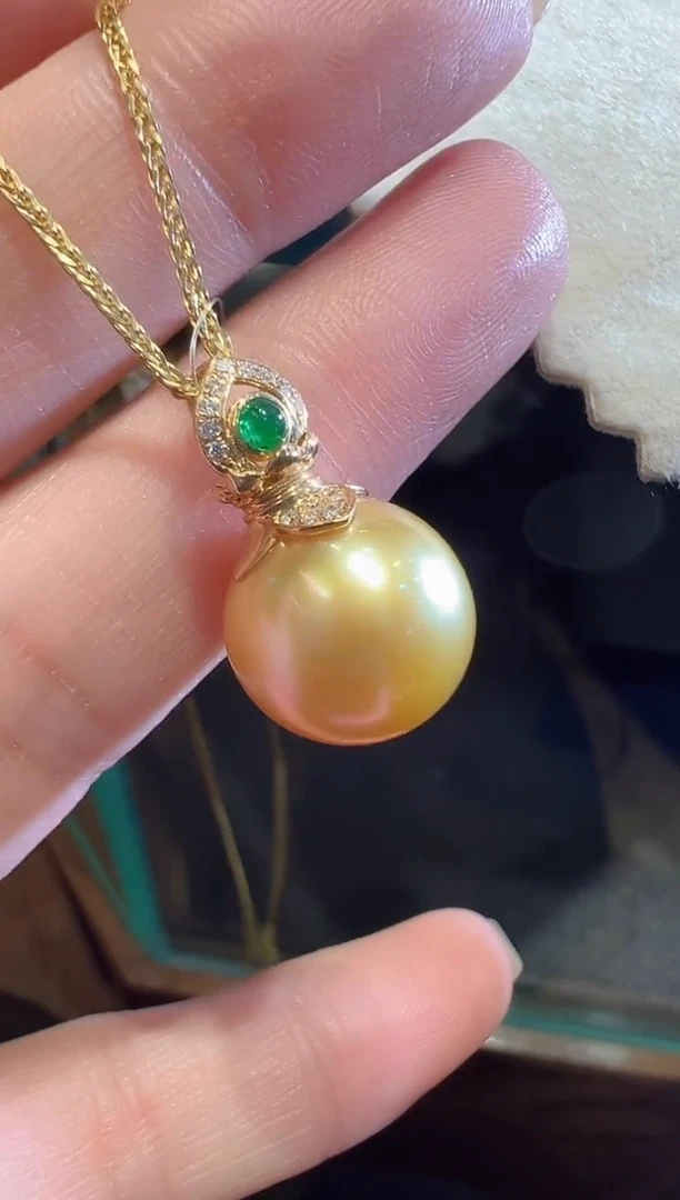 18K金镶嵌颈饰海水珍珠金珍珠吊坠