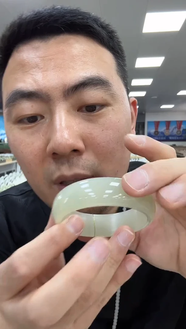 未镶嵌手镯和田玉58  306