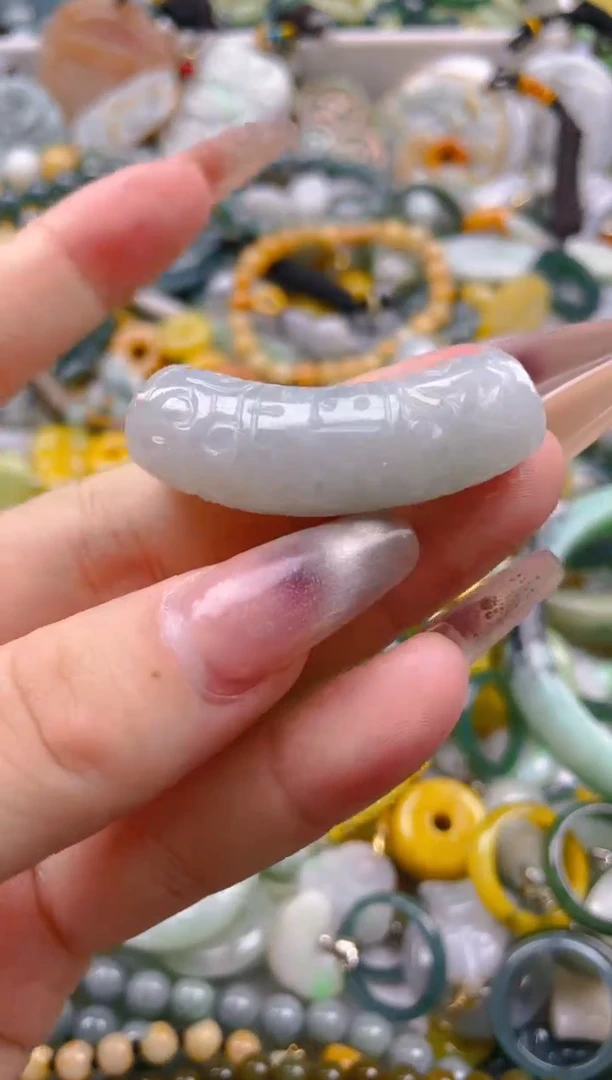 【闪购商品】翡翠颈饰未镶嵌/M/翡翠A货一图一物