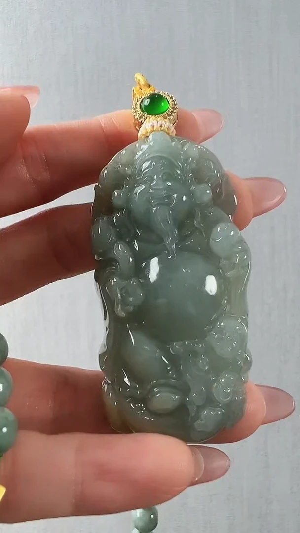 颈饰未镶嵌翡翠财神