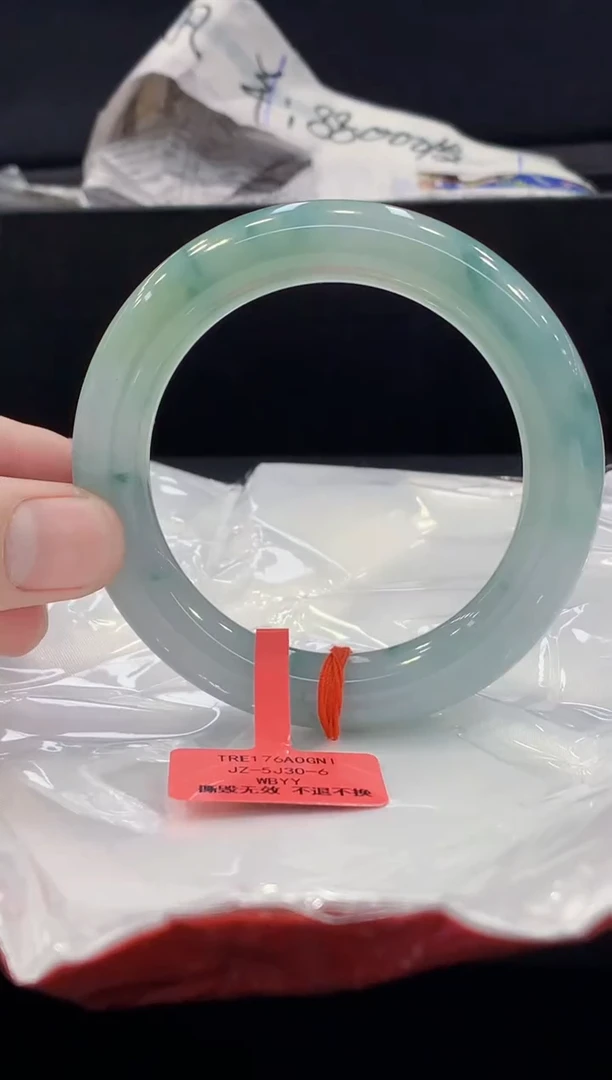 未镶嵌手镯翡翠翡翠手镯