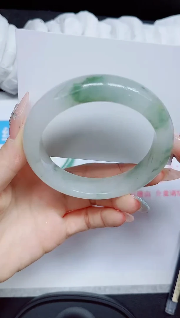 石英质玉手镯未镶嵌138.
