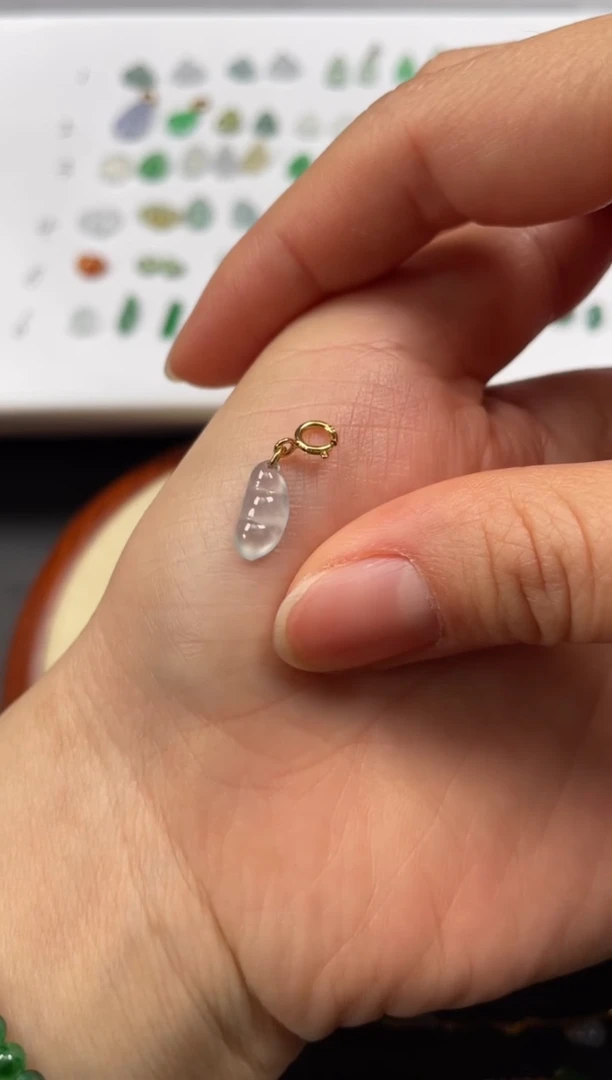 吊坠(不含链)18K金镶嵌翡翠一个JK263