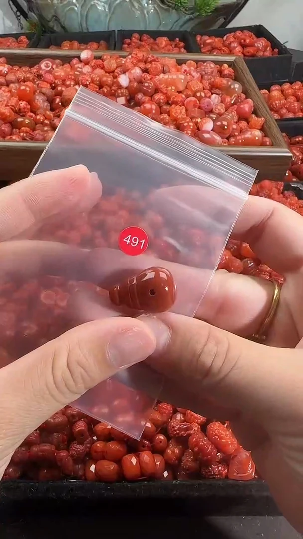 颈饰未镶嵌南红玛瑙1