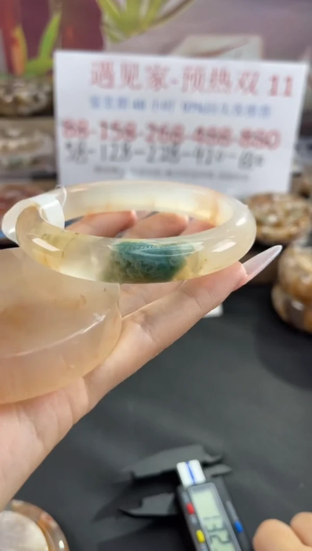 未镶嵌手镯石英质玉62