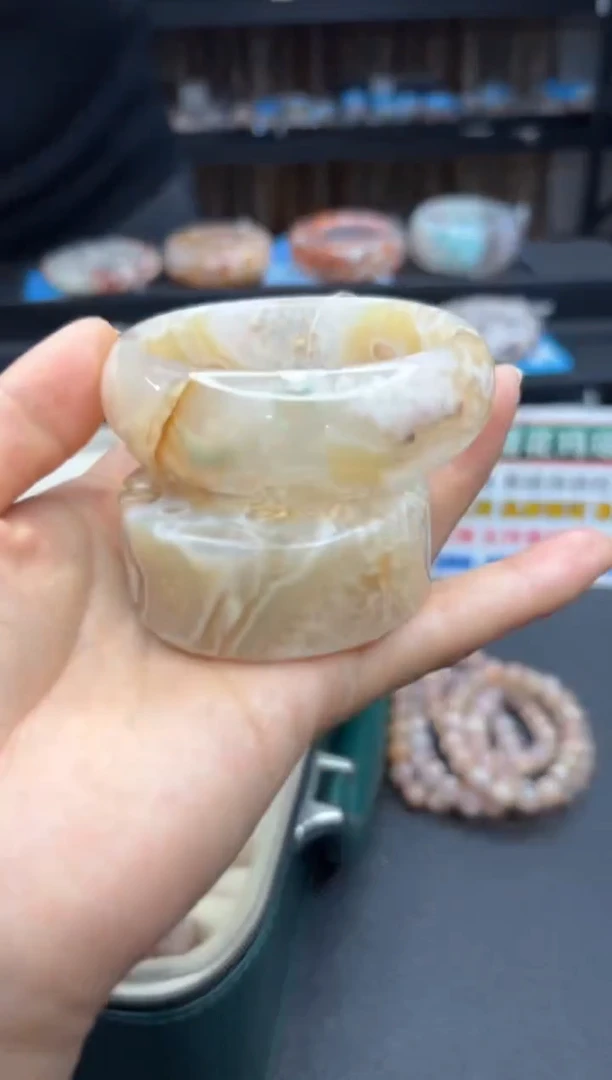 【闪购商品】石英质玉手镯未镶嵌169（56圈赠送镯心）
