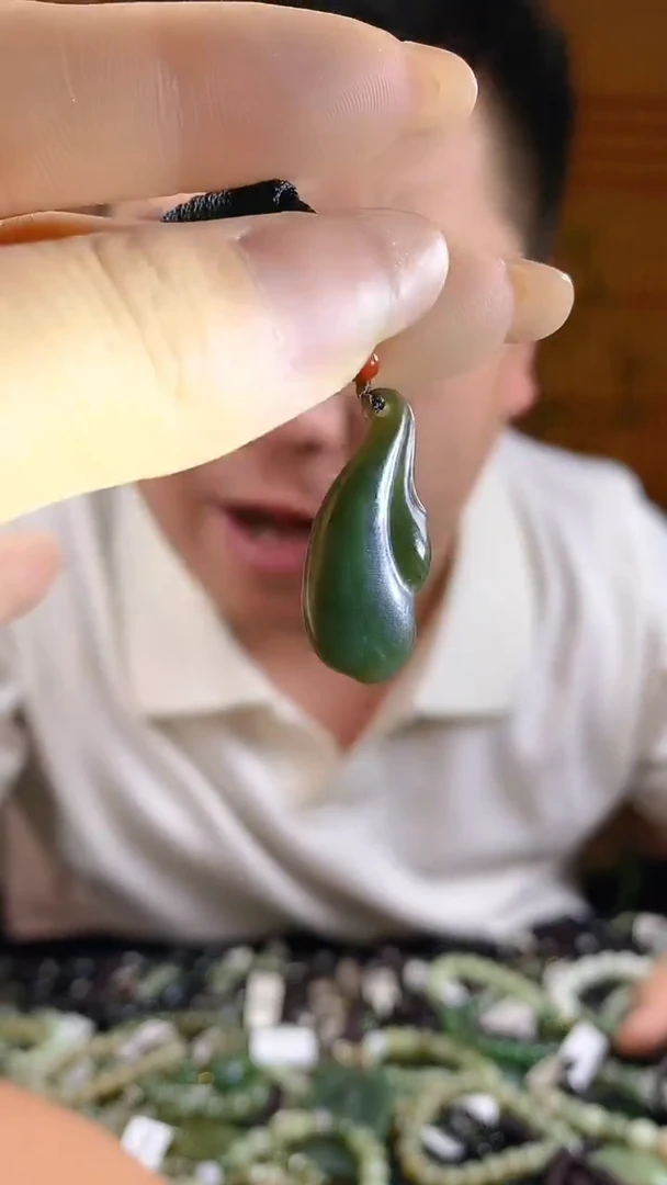 和田玉未镶嵌颈饰多样性发货，拍一发一